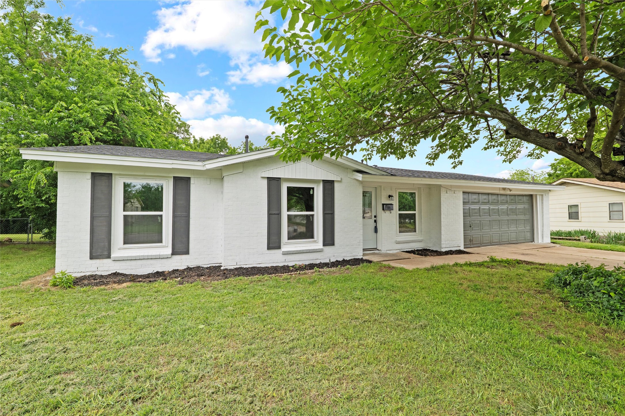 840 Belaire Drive Burleson TX 76028