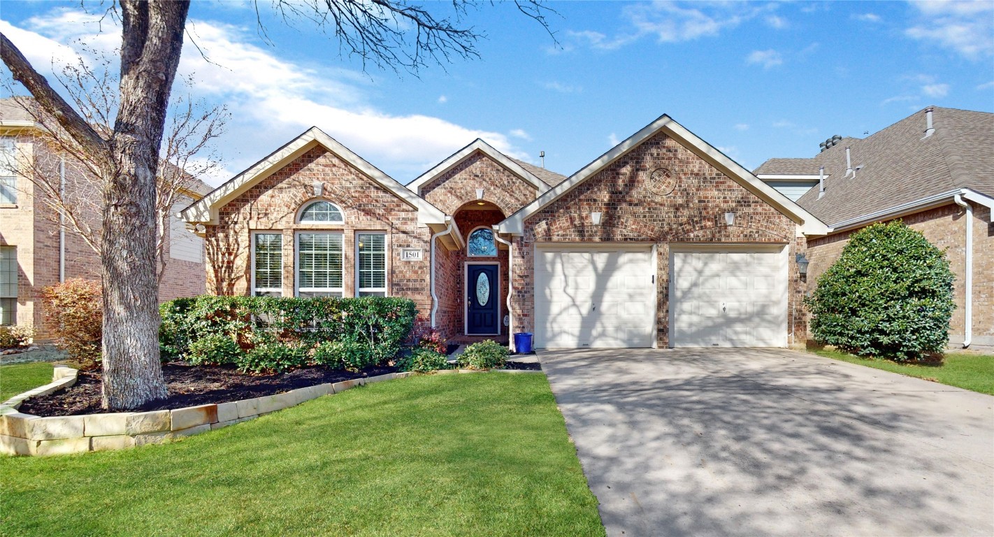 1501 Meadows Avenue Lantana TX 76226
