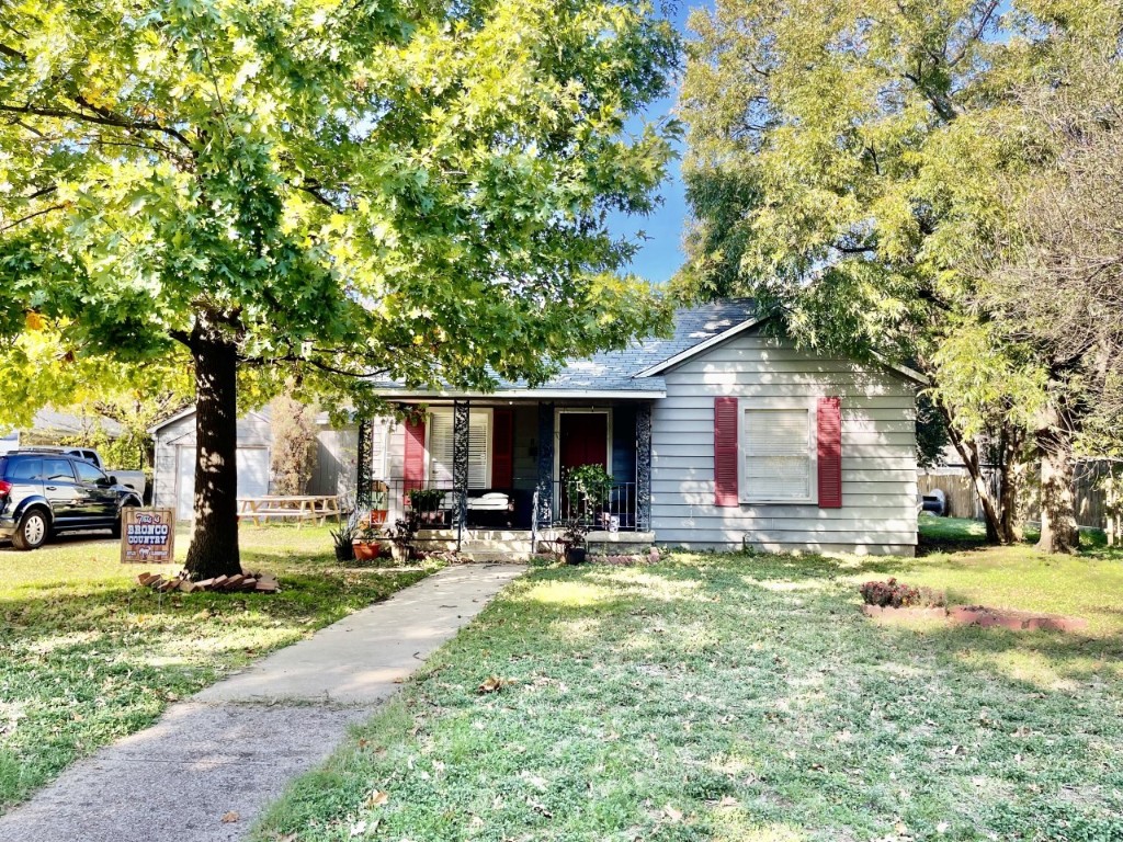 807 Houston Street Arlington TX 76012