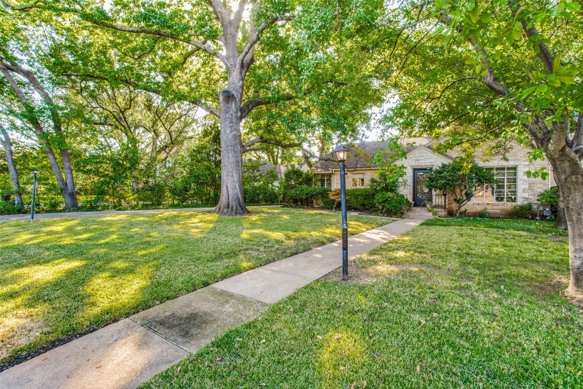 8714 Canyon Drive Dallas TX 75209
