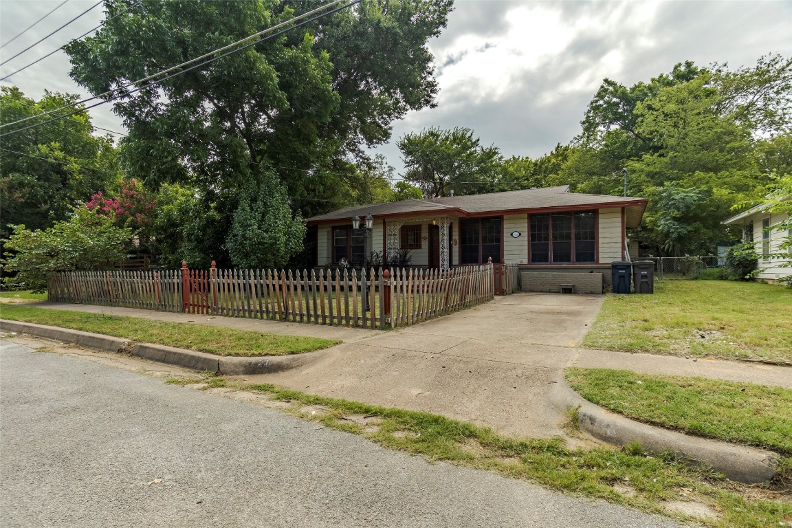 2728 Hunter Street Fort Worth TX 76112
