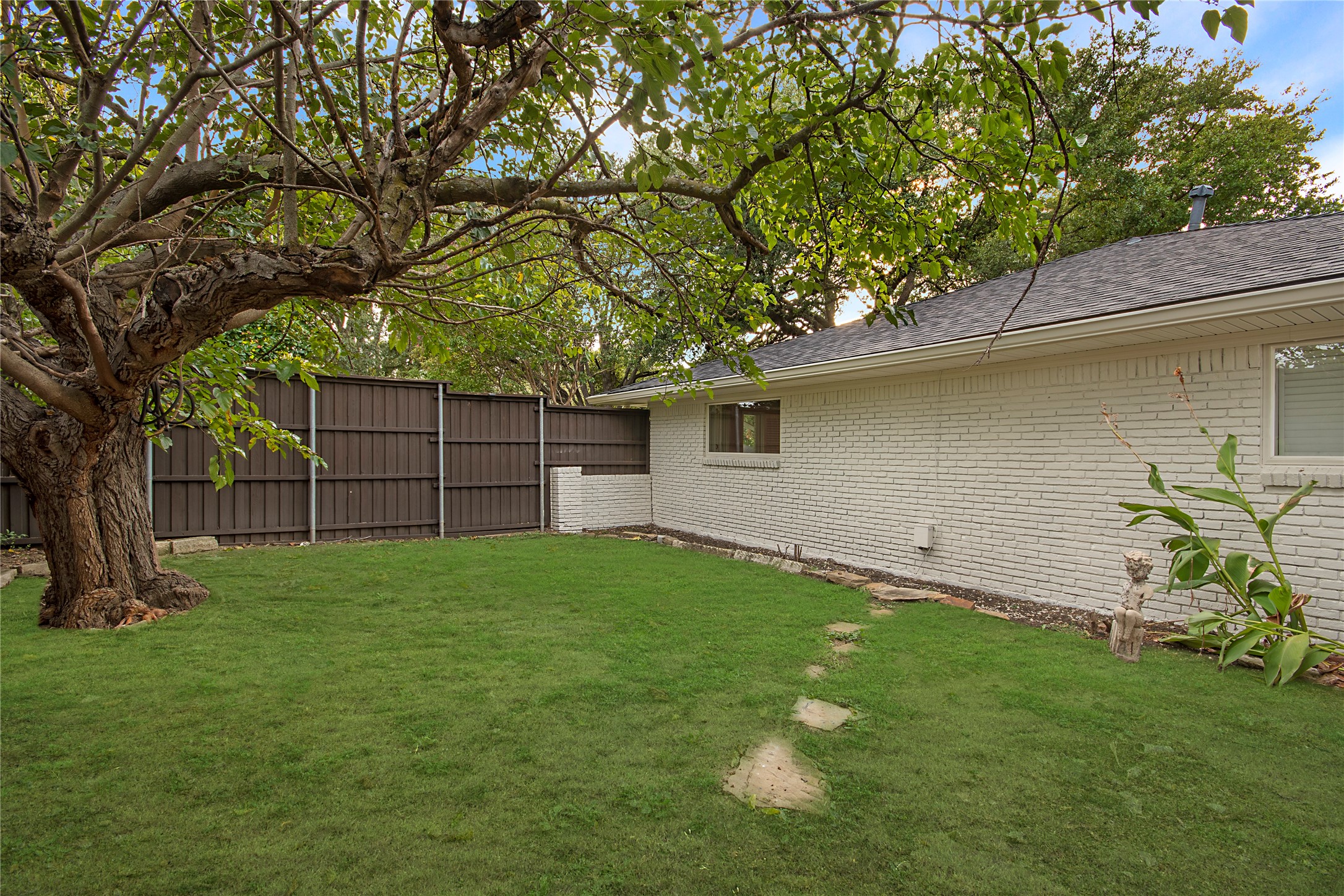 7449 Tophill Lane Dallas TX 75248