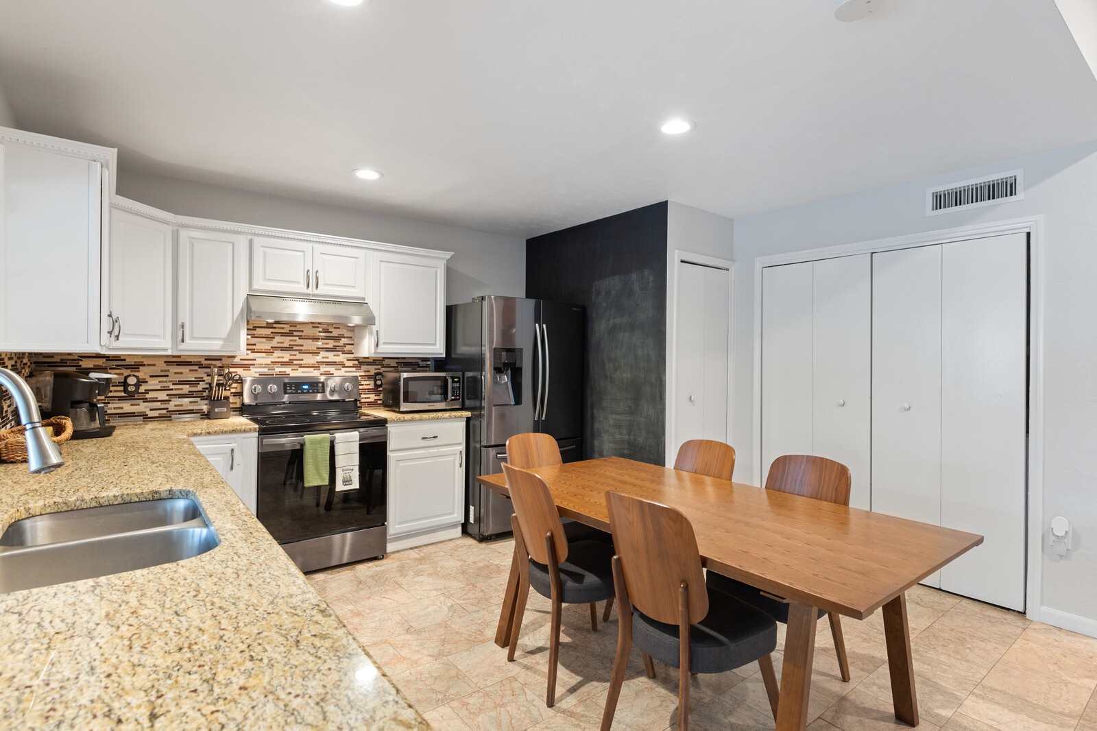 11067 Wallbrook Drive Dallas TX 75238