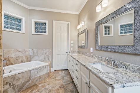 8953 Stratford Drive North Richland Hills TX 76182