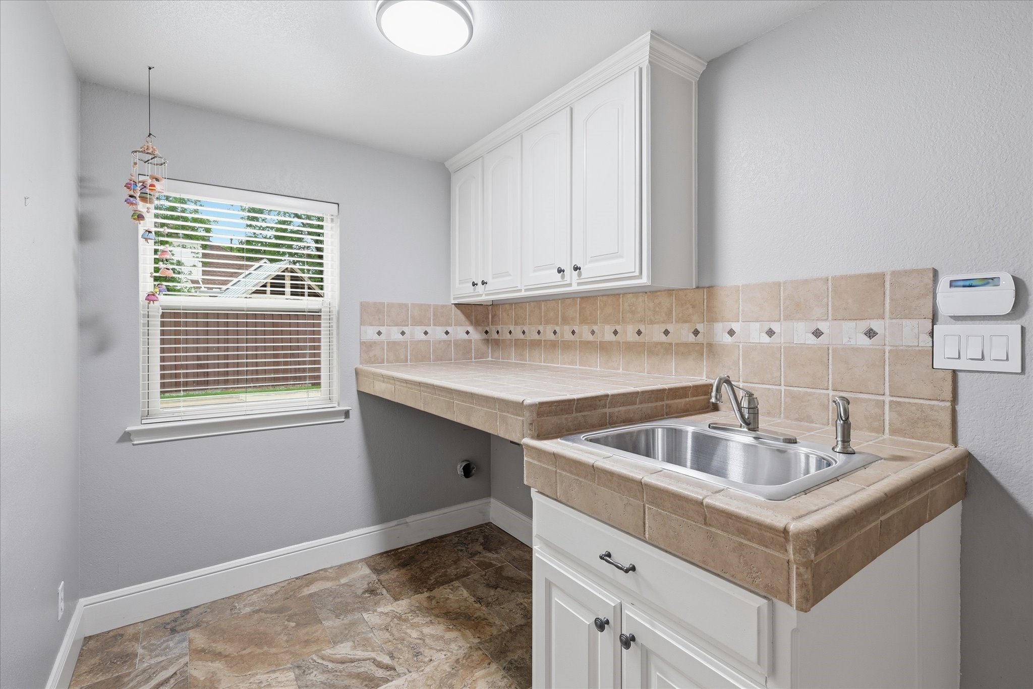 8953 Stratford Drive North Richland Hills TX 76182