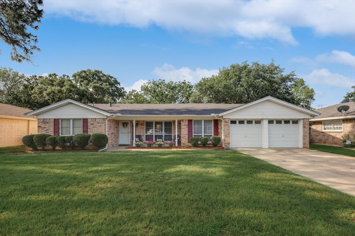 917 Bedford Court W Hurst TX 76053