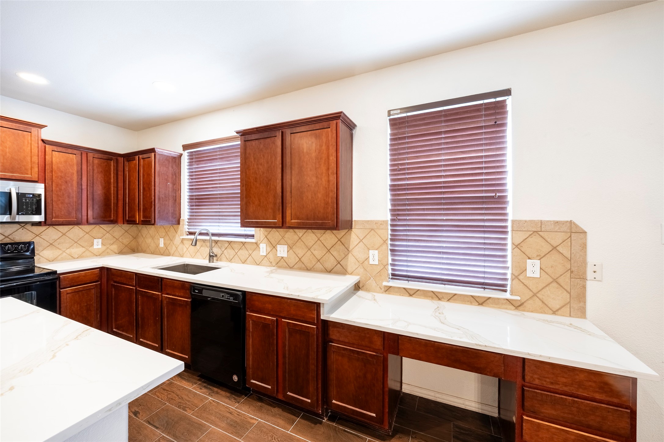 1401 Stone Mountain Parkway Savannah TX 76227