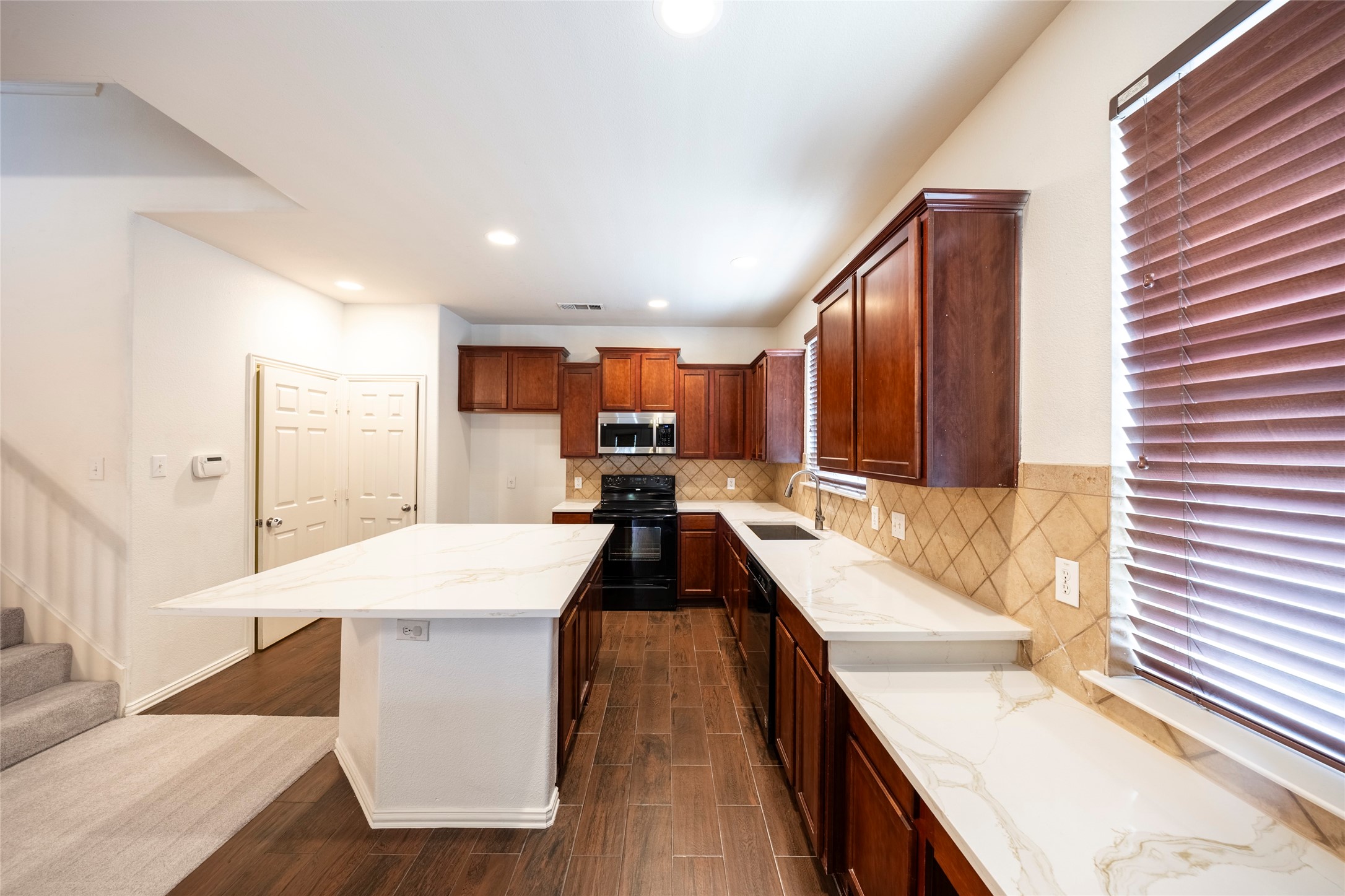 1401 Stone Mountain Parkway Savannah TX 76227