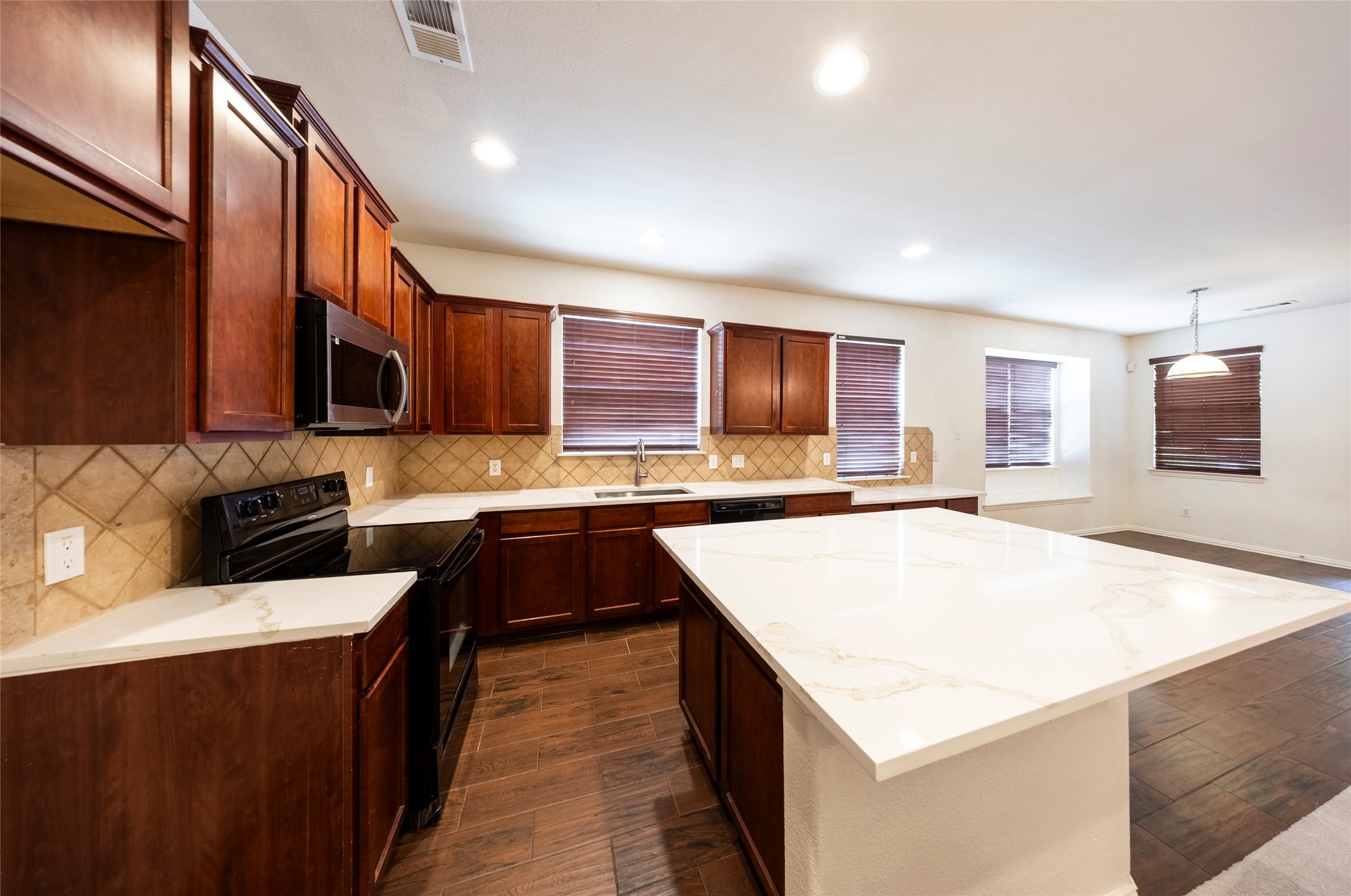 1401 Stone Mountain Parkway Savannah TX 76227