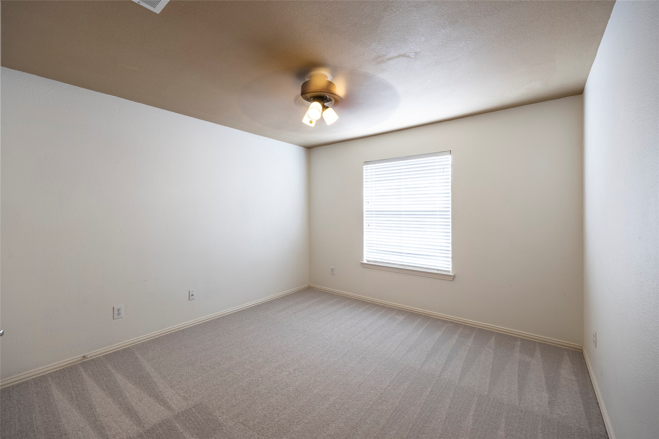 1401 Stone Mountain Parkway Savannah TX 76227