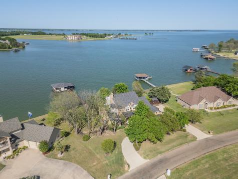1165 The Shores Drive Corsicana TX 75109