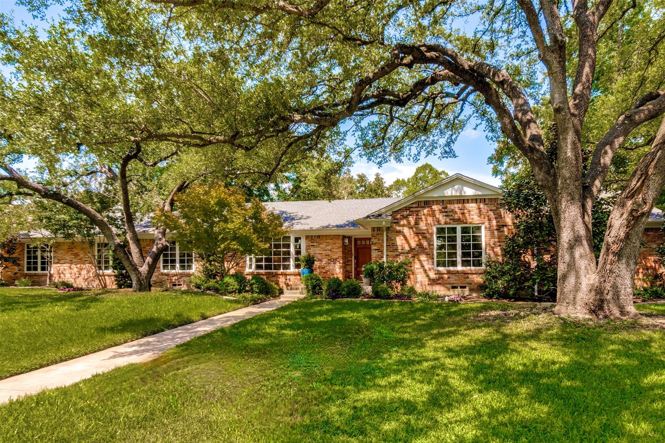 4649 College Park Drive Dallas TX 75229