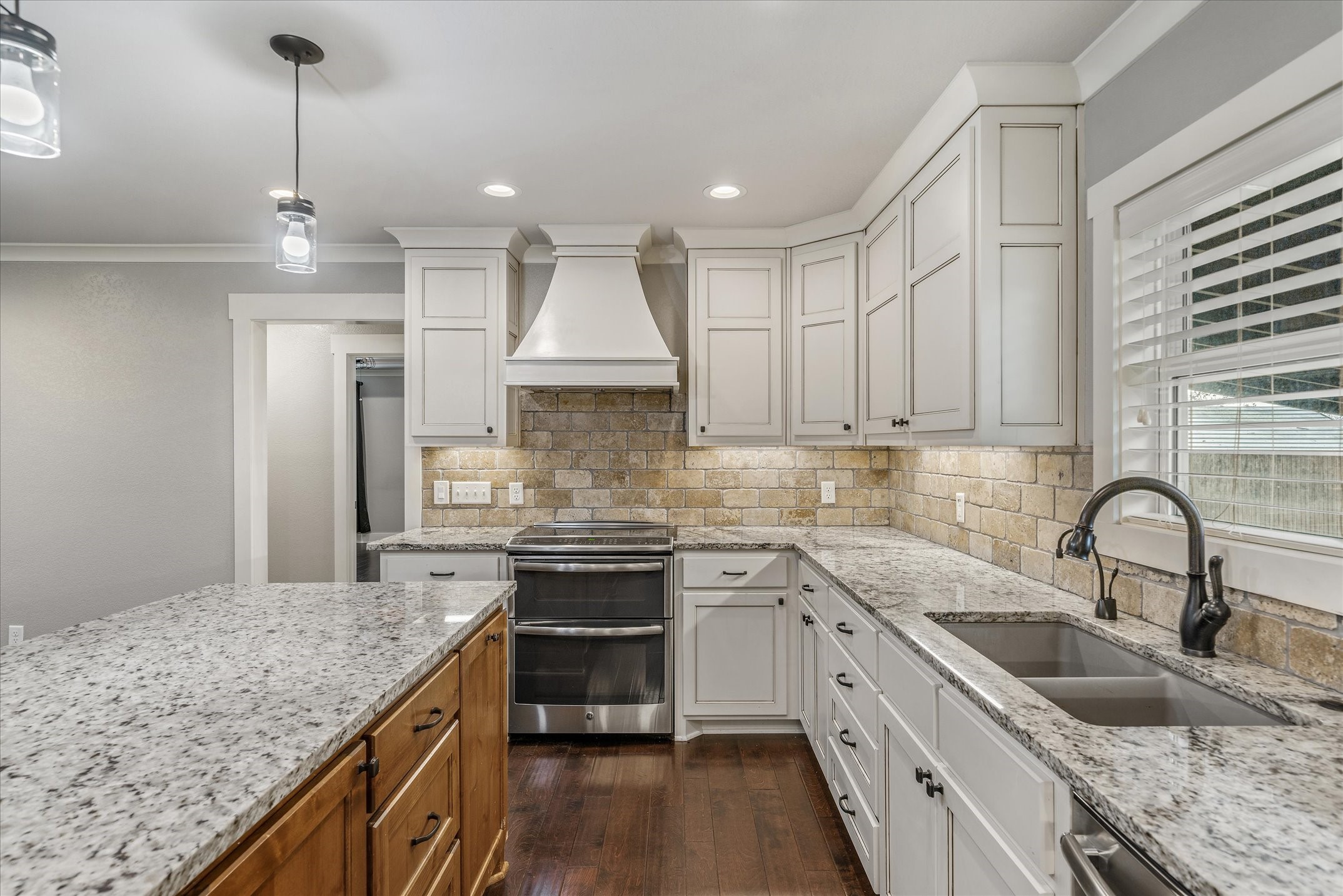 1745 Fm 1652 Grand Saline TX 75140