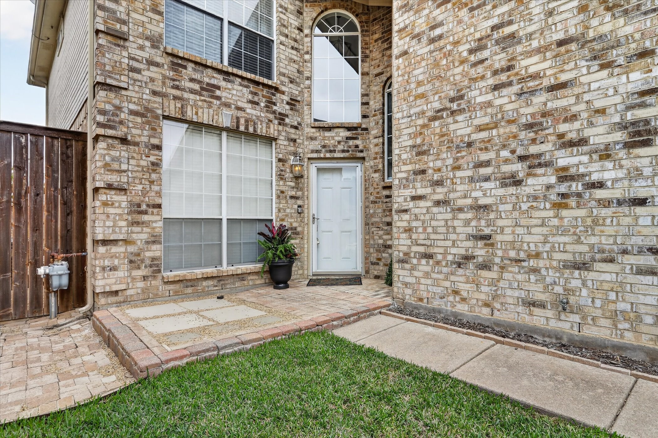 933 Highgate Drive Lewisville TX 75067