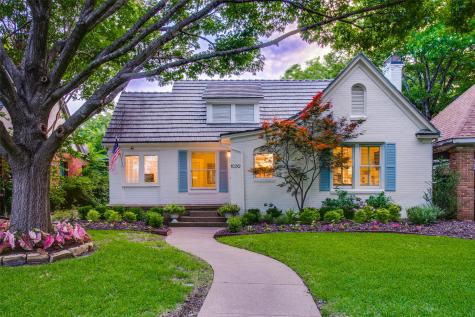 1039 N Clinton Avenue Dallas TX 75208
