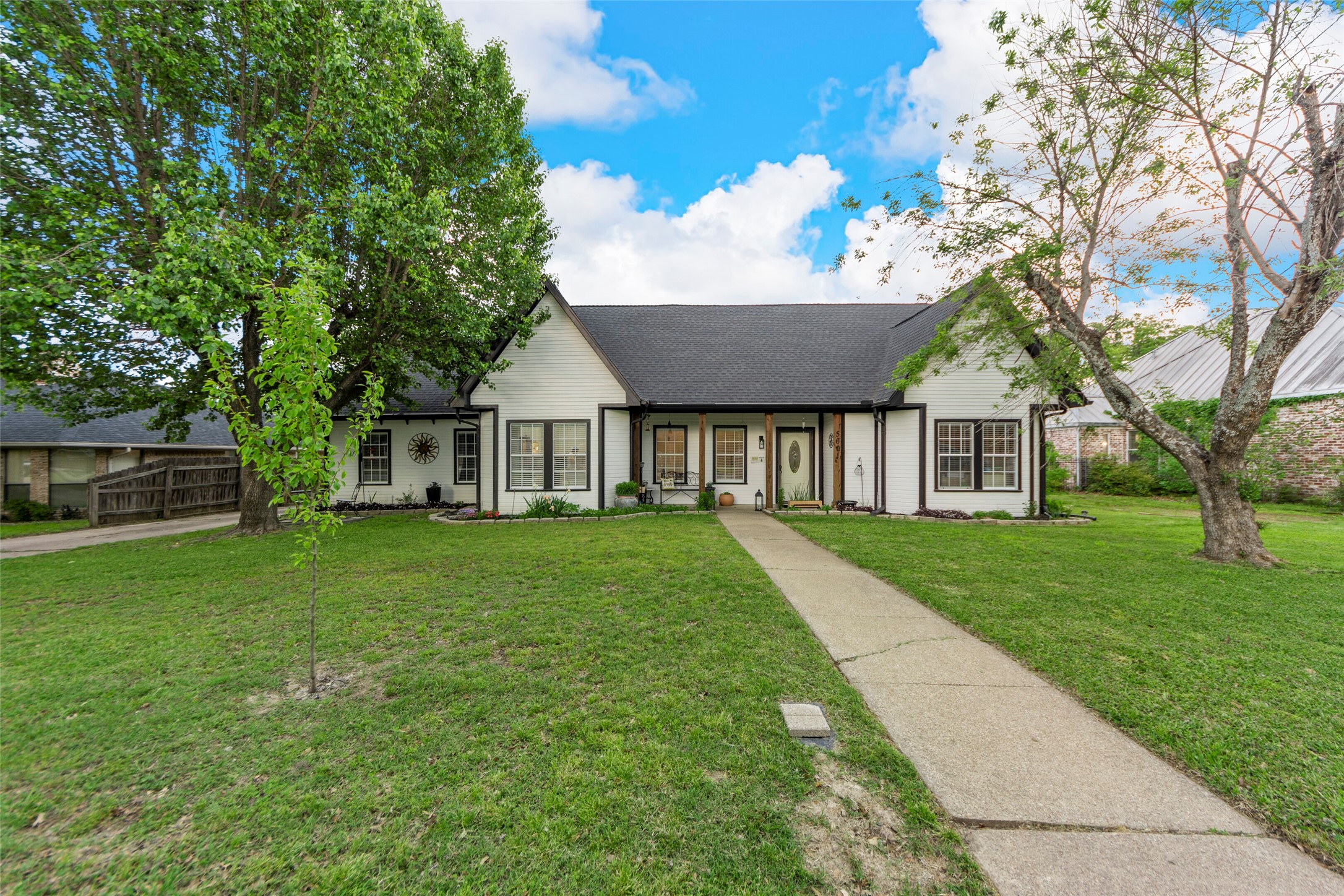 5601 Burgundy Drive Greenville TX 75402