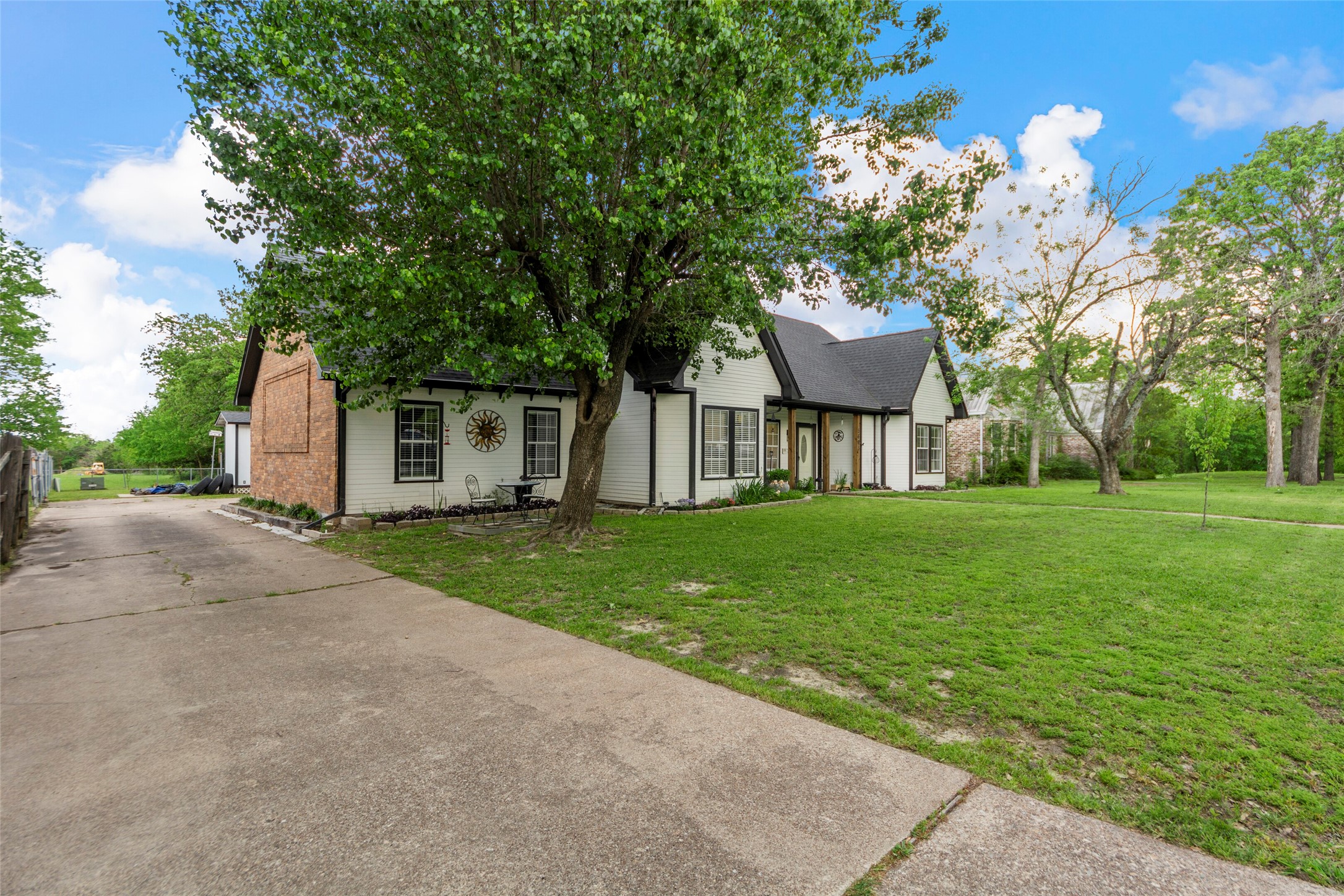 5601 Burgundy Drive Greenville TX 75402