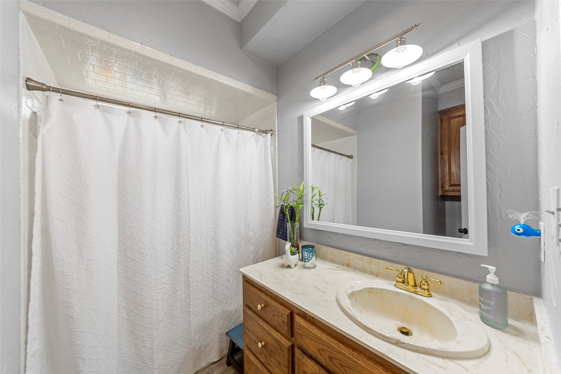 5601 Burgundy Drive Greenville TX 75402