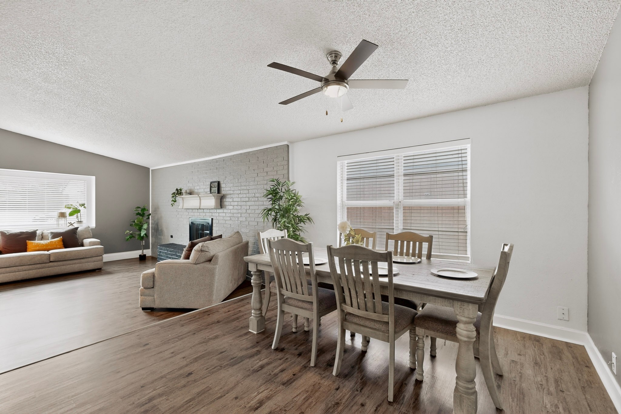 718 Matthews Court Arlington TX 76012
