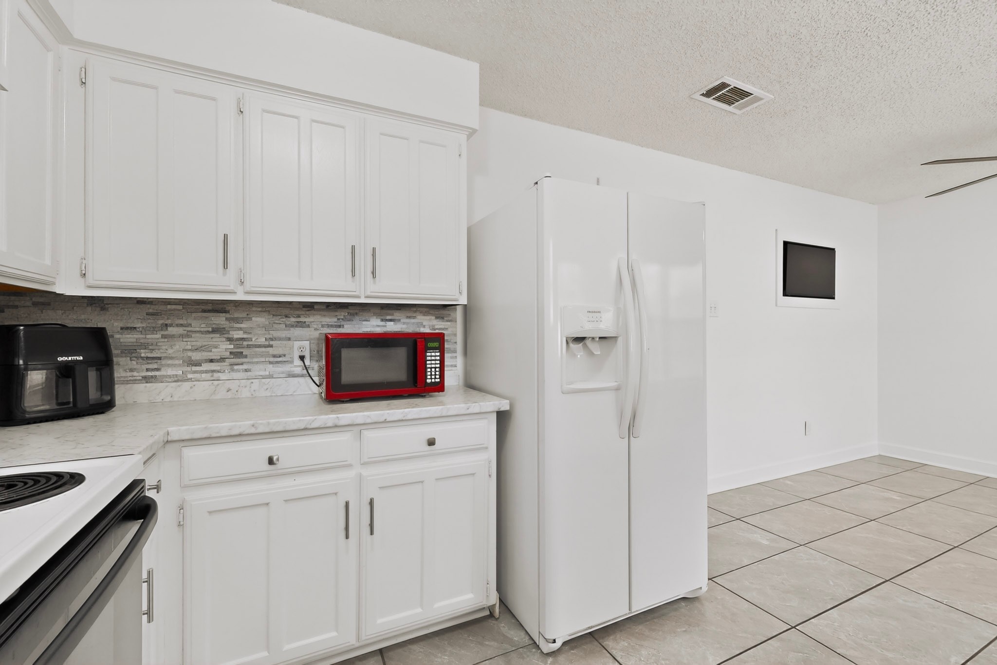 718 Matthews Court Arlington TX 76012