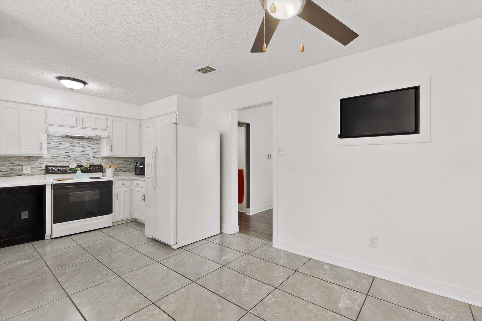 718 Matthews Court Arlington TX 76012