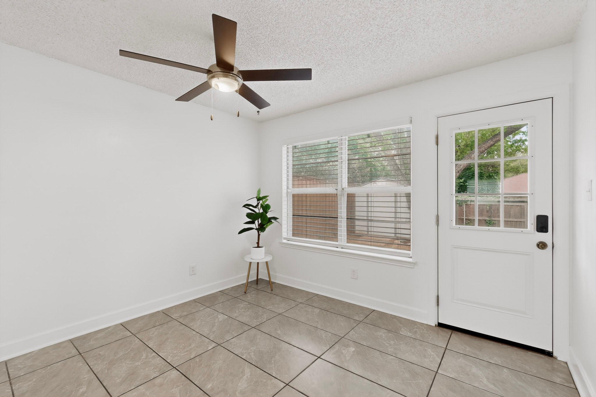 718 Matthews Court Arlington TX 76012