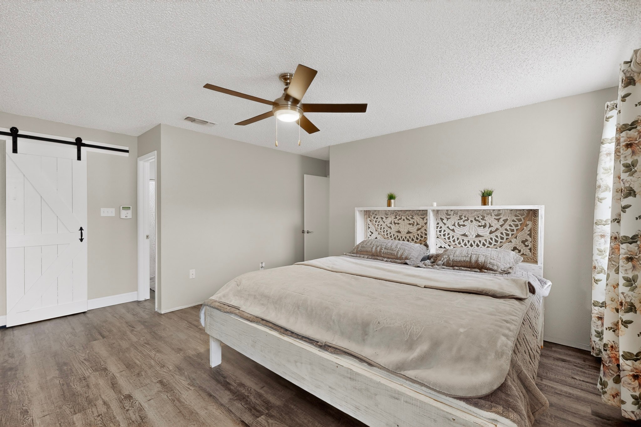 718 Matthews Court Arlington TX 76012