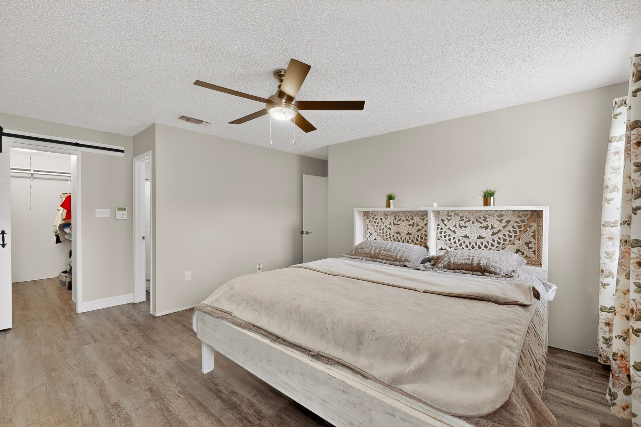 718 Matthews Court Arlington TX 76012