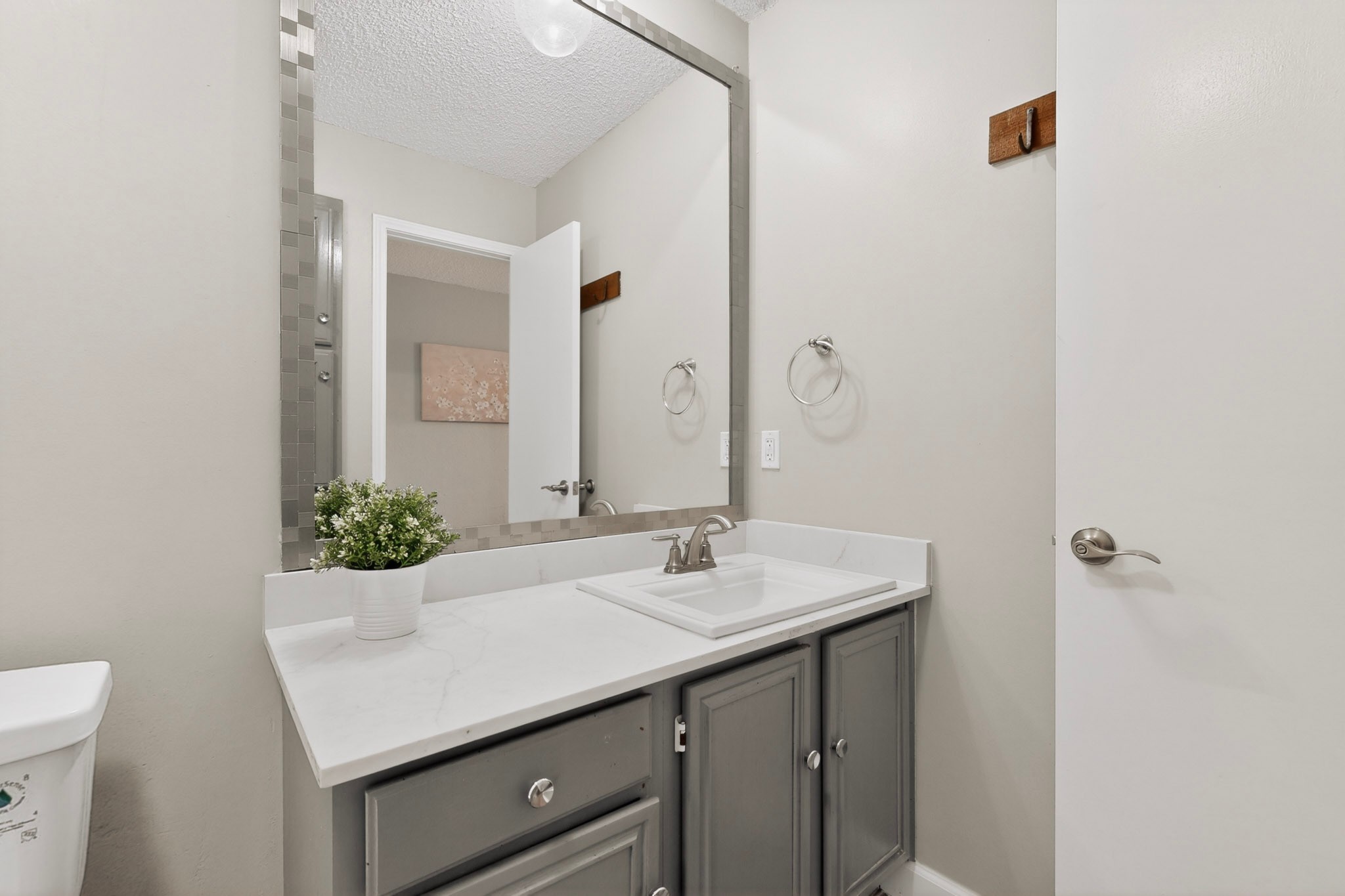 718 Matthews Court Arlington TX 76012