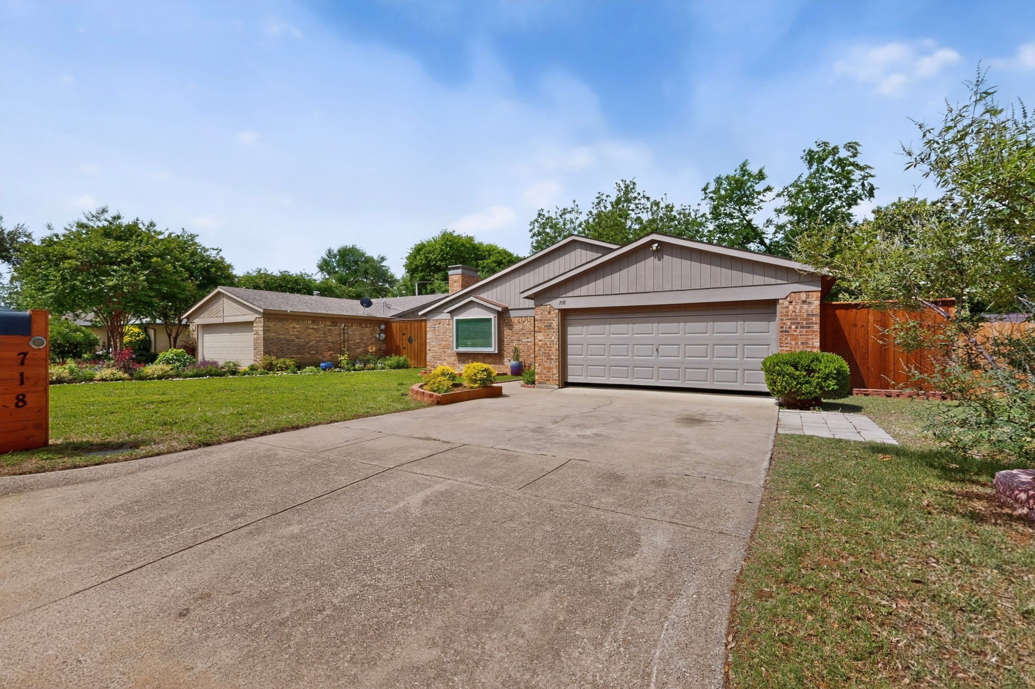 718 Matthews Court Arlington TX 76012