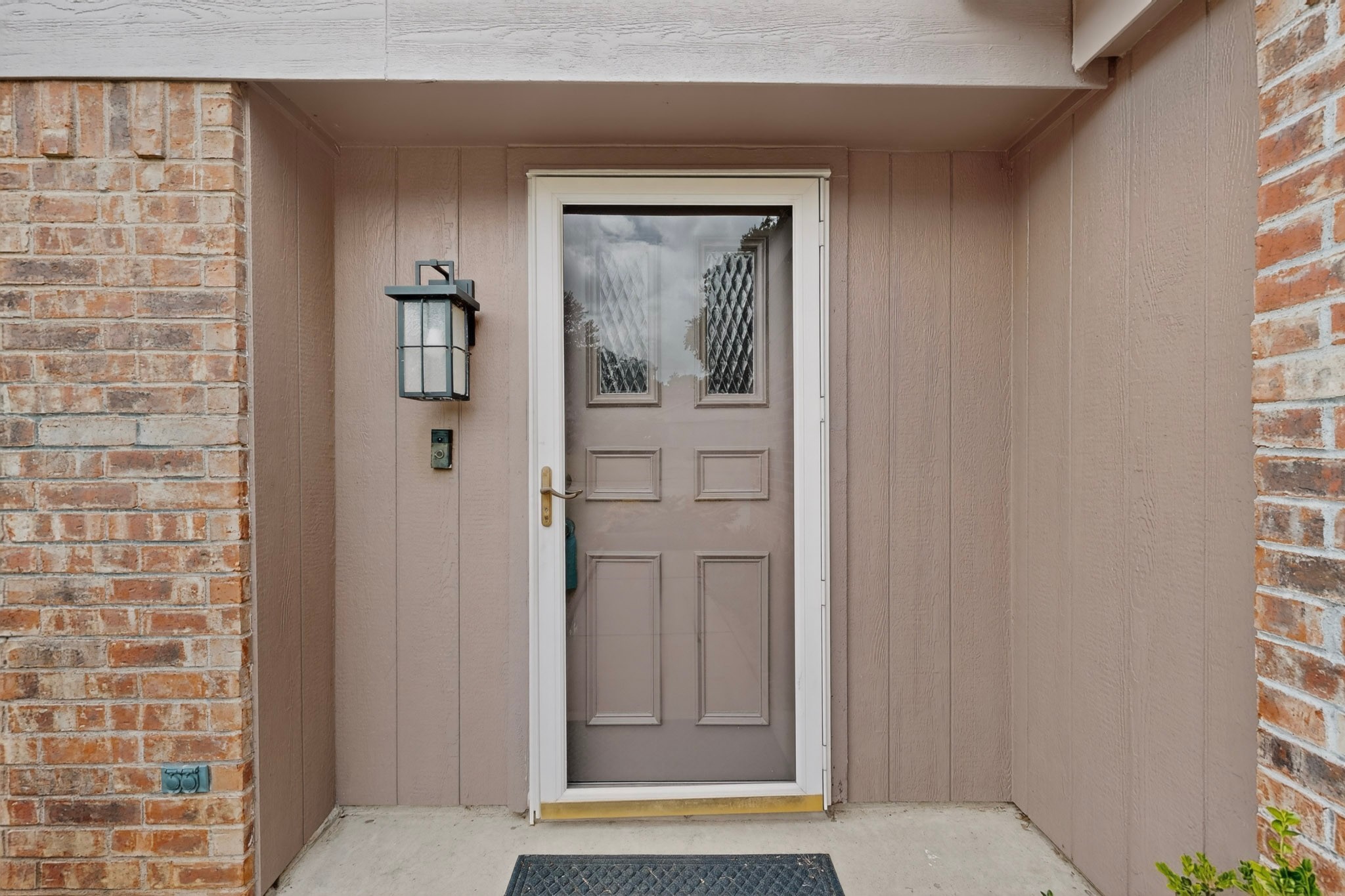 718 Matthews Court Arlington TX 76012