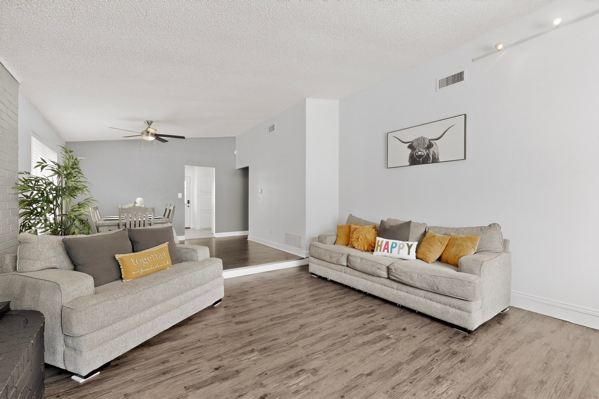 718 Matthews Court Arlington TX 76012