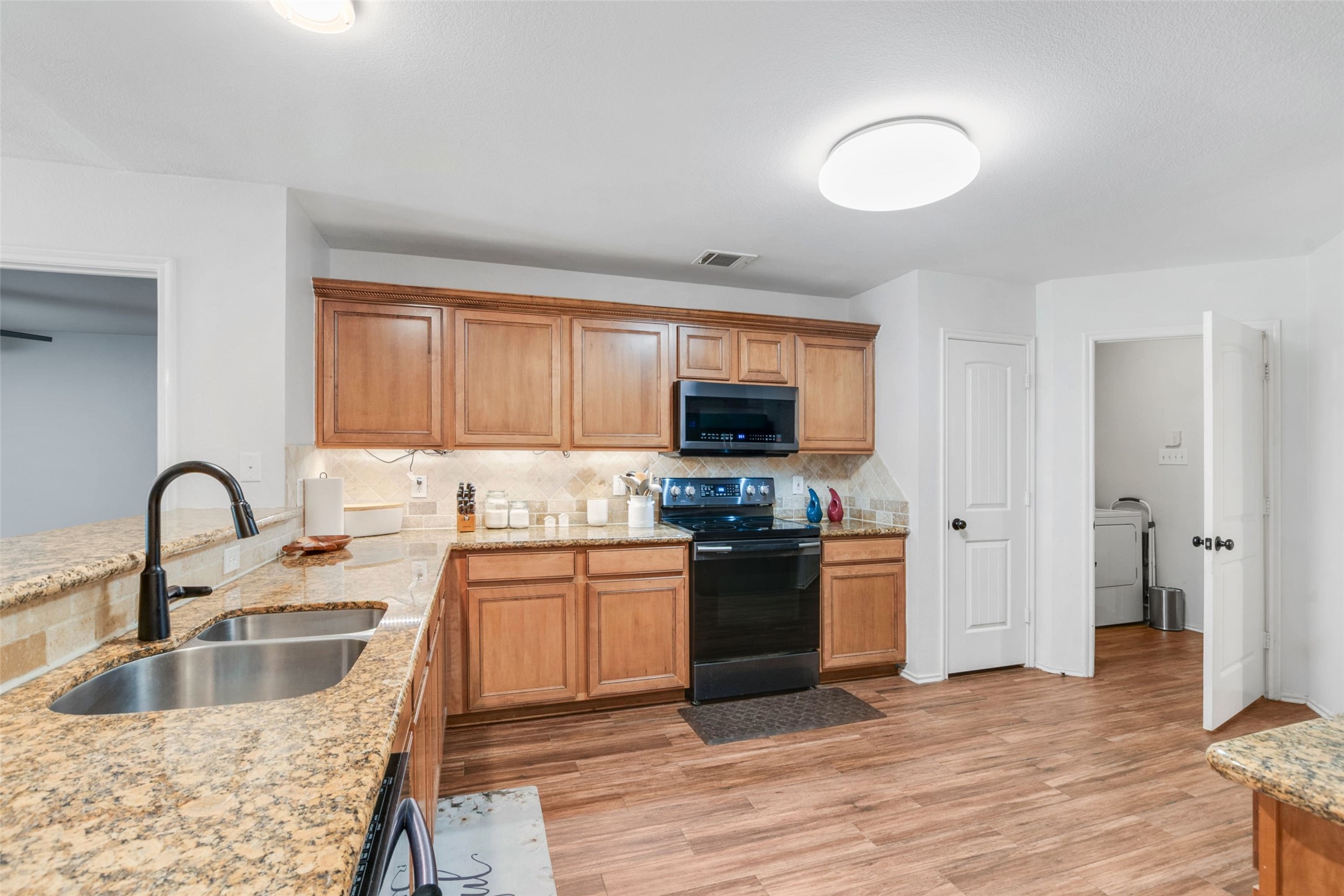 2028 Lake Trail Drive Heartland TX 75126