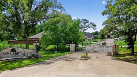 38 Lone Oak Boulevard Pottsboro TX 75076