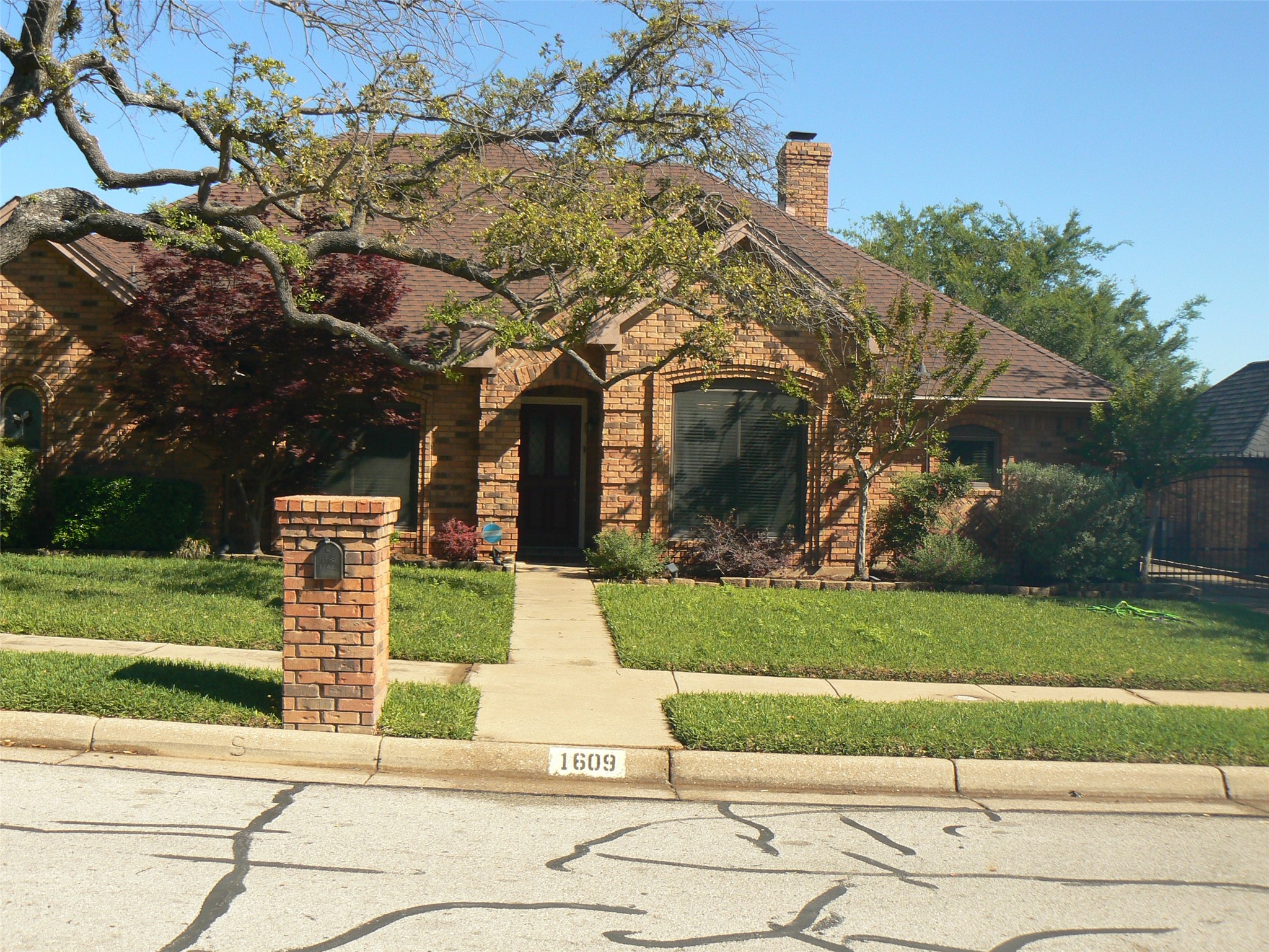 1609 Woodhill Lane Bedford TX 76021