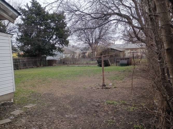 1532 Madrid Street Dallas TX 75216