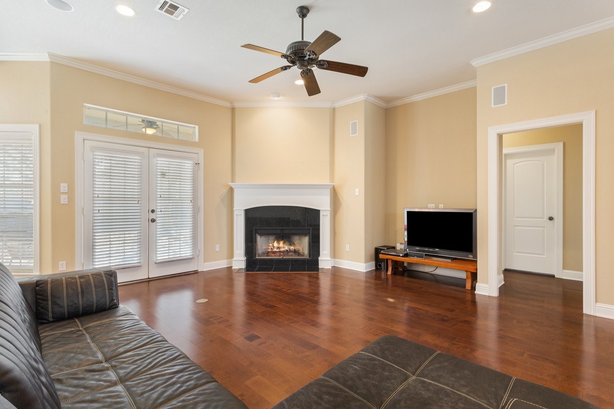 100 Edinburgh Waco TX 76712