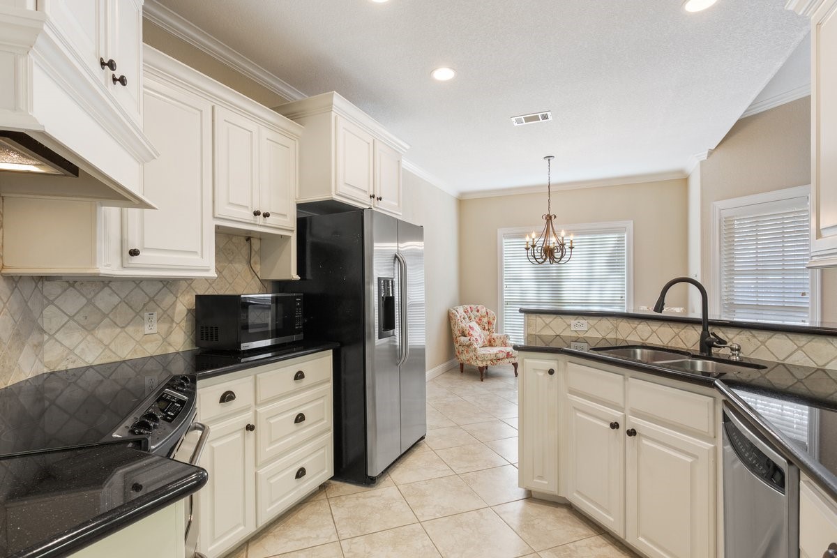 100 Edinburgh Waco TX 76712
