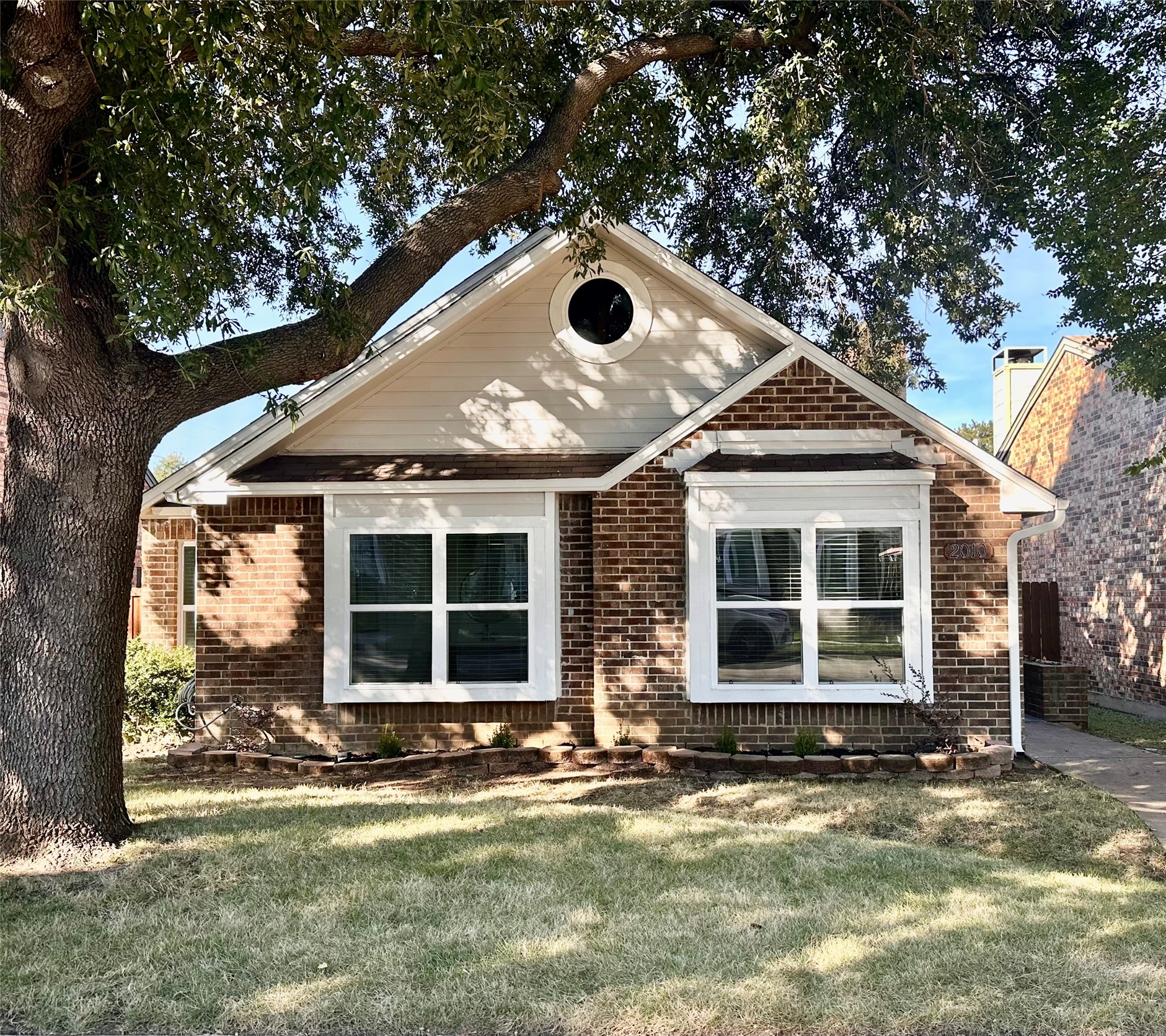 2010 Feather Lane Lewisville TX 75077