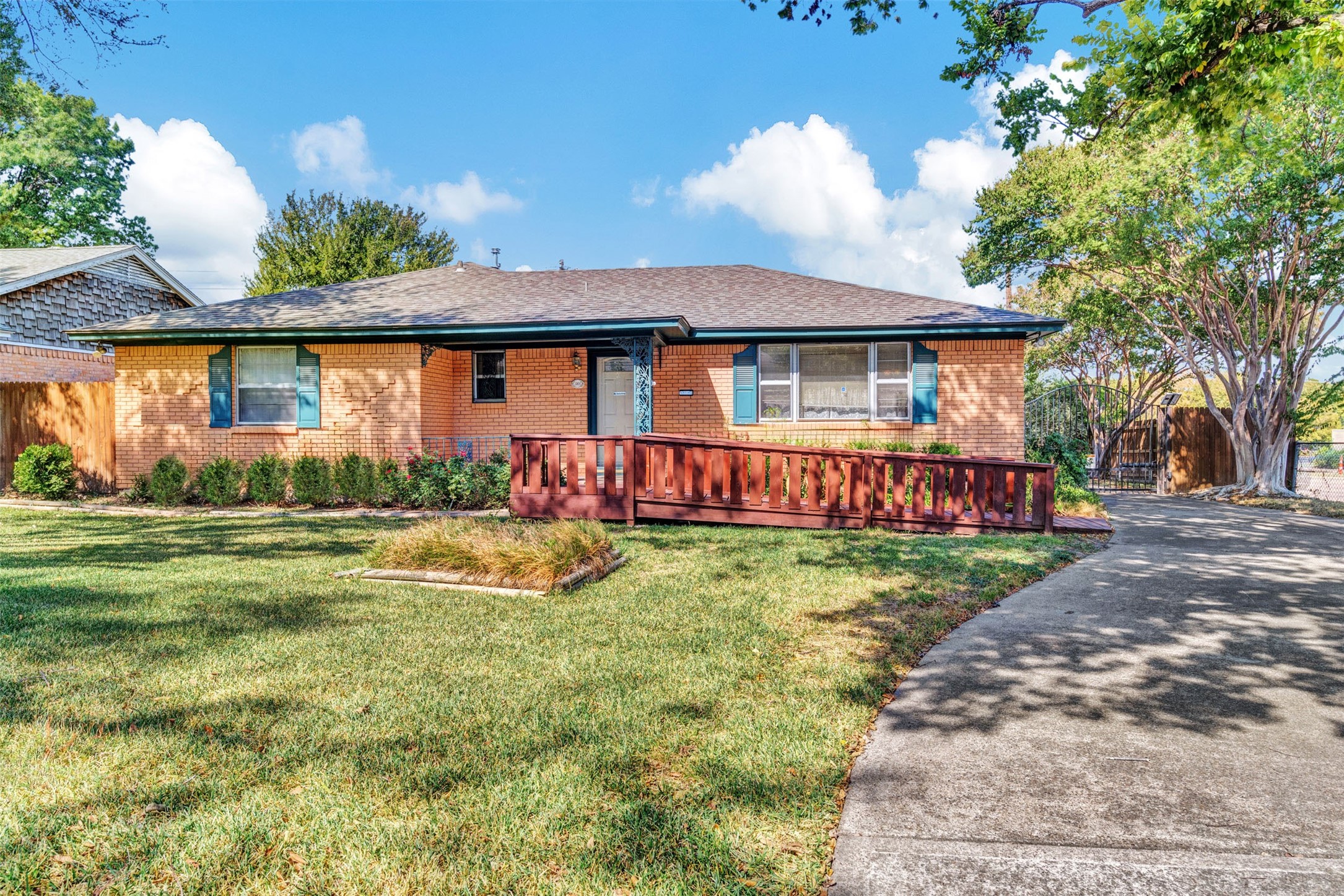 2305 Fenestra Drive Dallas TX 75228