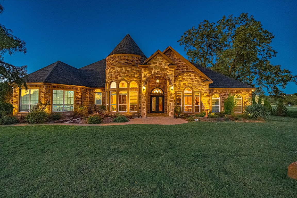 1206 E Scandinavian Court Granbury TX 76048