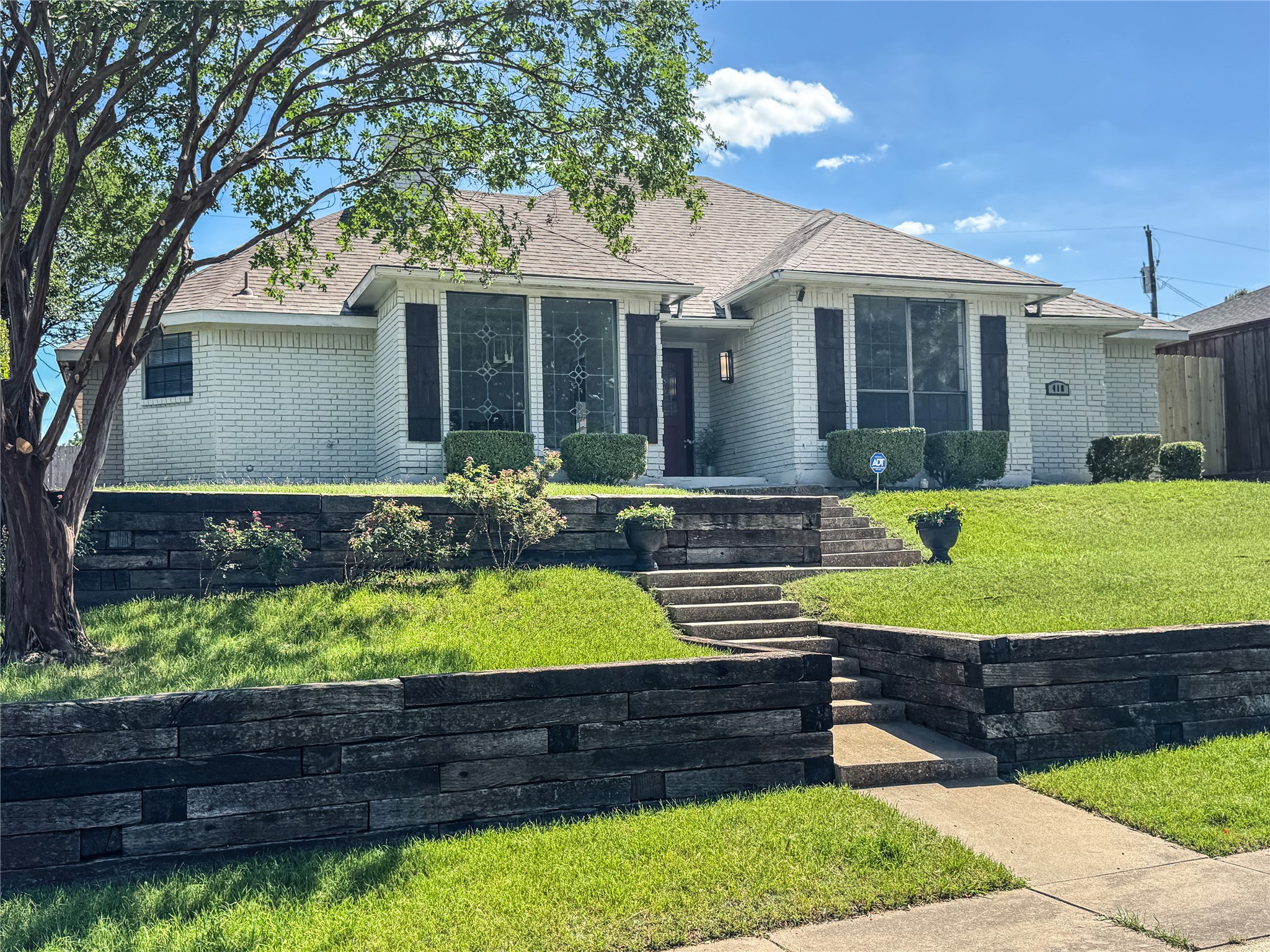 418 Whispering Hills Drive Duncanville TX 75137
