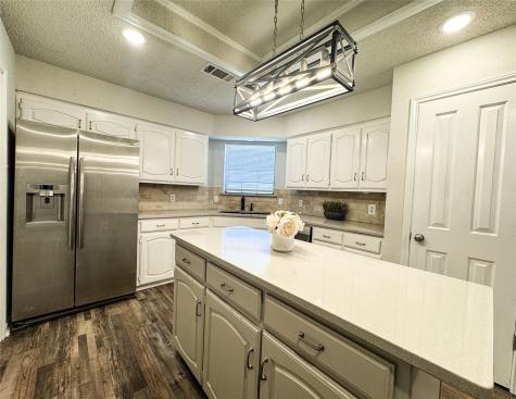 418 Whispering Hills Drive Duncanville TX 75137