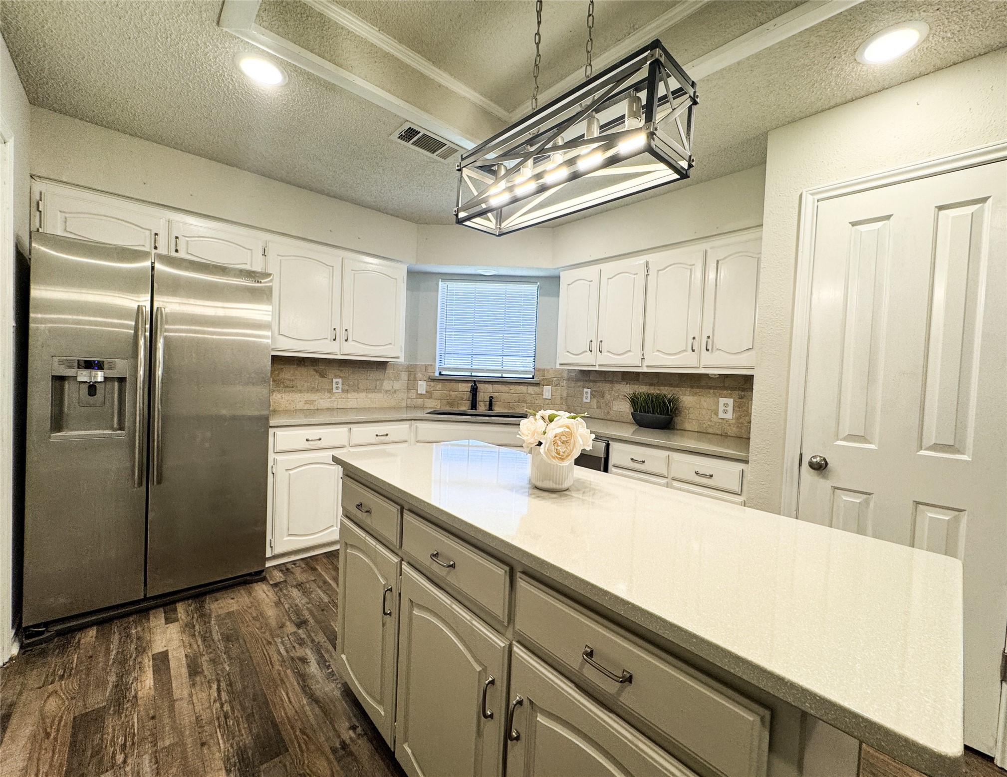 418 Whispering Hills Drive Duncanville TX 75137