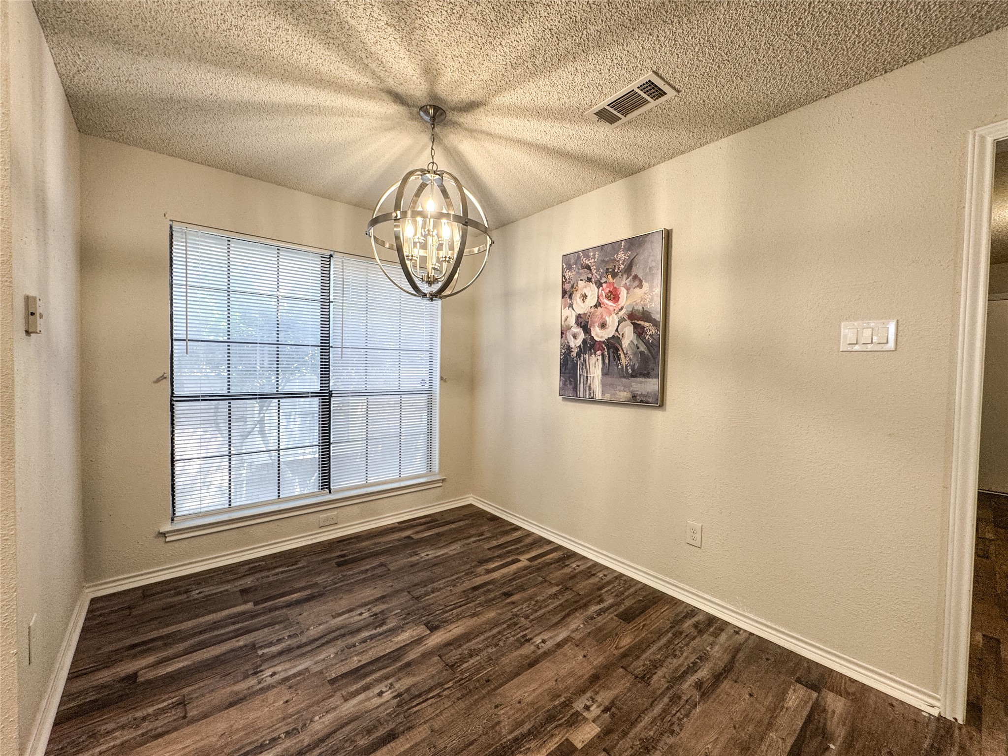 418 Whispering Hills Drive Duncanville TX 75137