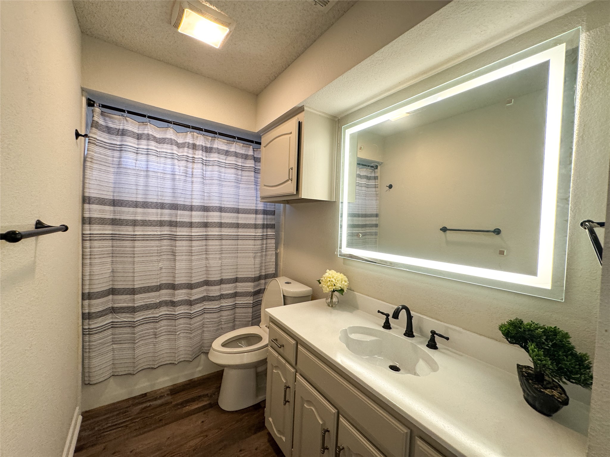 418 Whispering Hills Drive Duncanville TX 75137