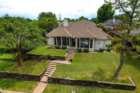 418 Whispering Hills Drive Duncanville TX 75137