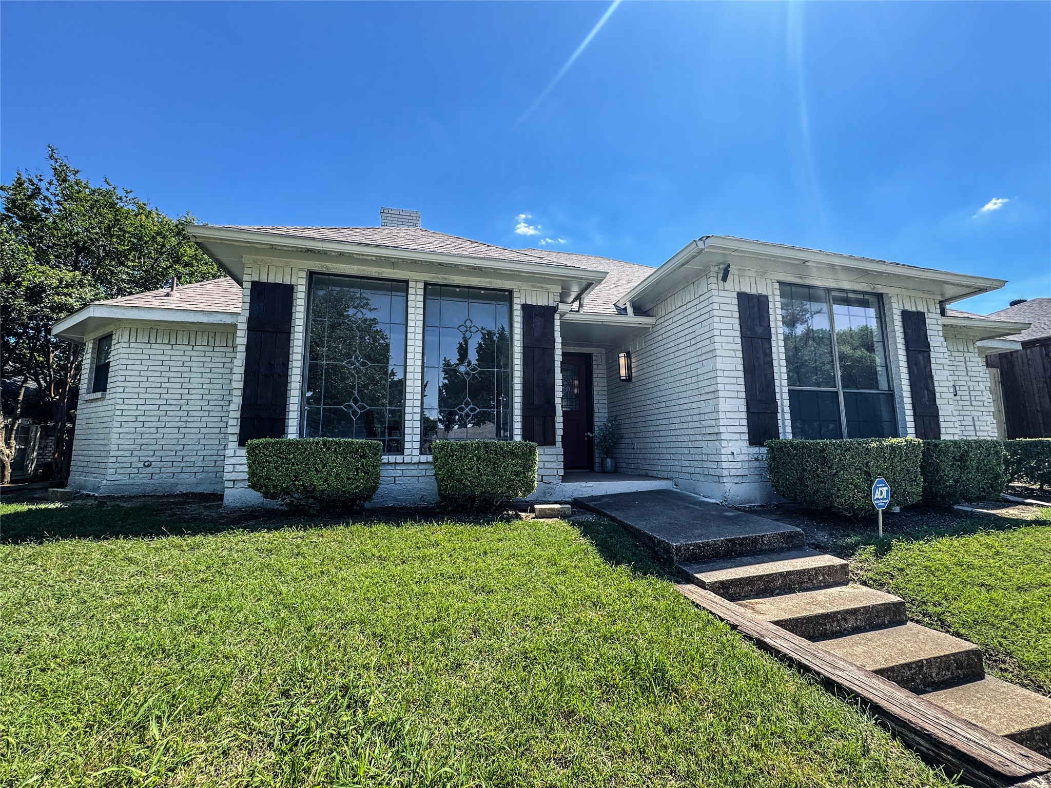 418 Whispering Hills Drive Duncanville TX 75137