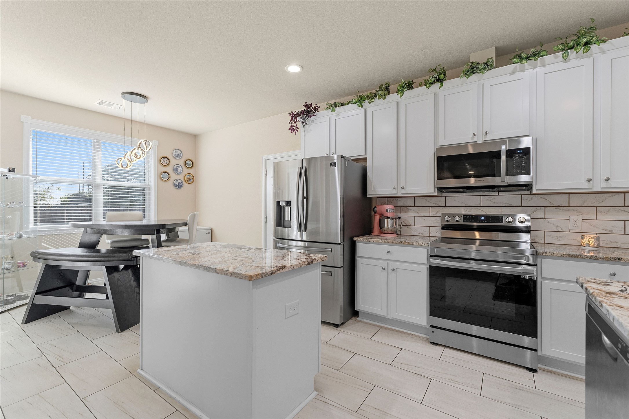 1357 Lake Grove Lane Desoto TX 75115