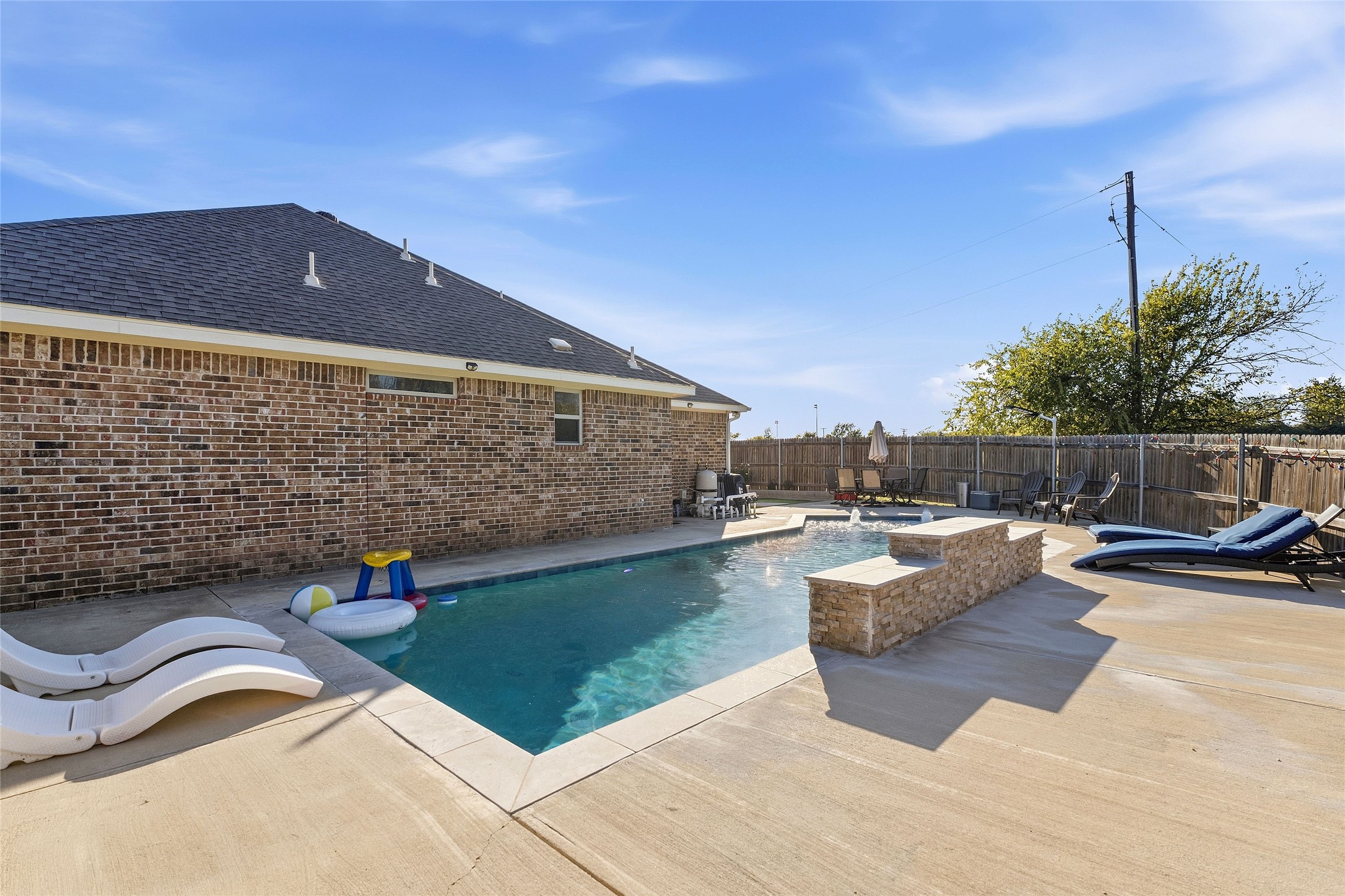1357 Lake Grove Lane Desoto TX 75115